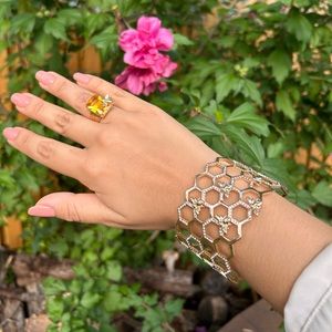 SOLD - NEW JAFRA Gold Bee Themed Bracelet and Ring